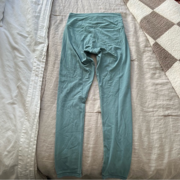 Aritzia TNABUTTER Atmosphere Hi-Rise 7/8 Legging in Yucca Green - Picture 6 of 6
